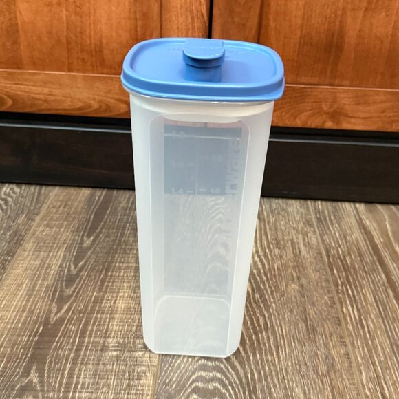 Tupperware Slim Line Pitcher with Strainer - Picture 2 of 15